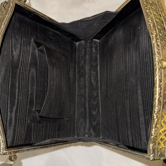 Vintage 1950’s Filigree Metal & Needlepoint Handbag Purse - Picture 9 of 17